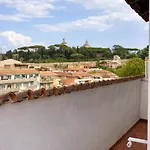 La Terrazza Sul Vaticano 8vo Piano - La Cupola בית הארחה