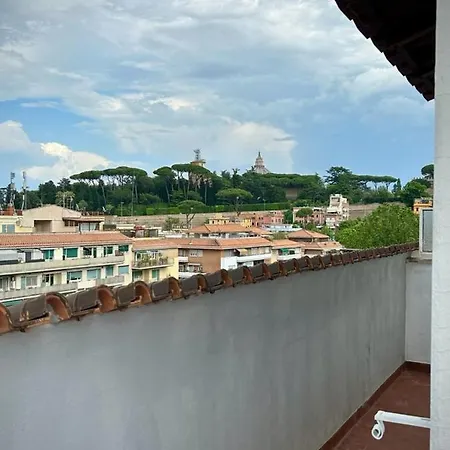 La Terrazza Sul Vaticano 8vo Piano - La Cupola Guest house Rome